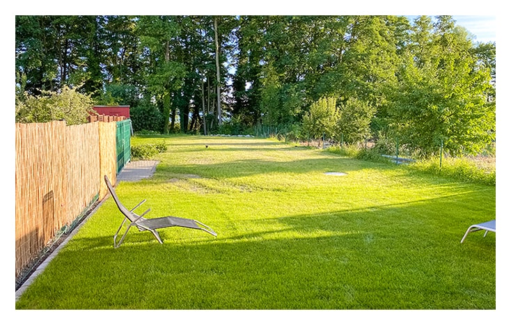 Der direkte Blick vom Ferienhaus zum Potzlower See